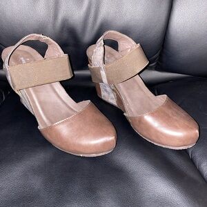 Corkys Wedges